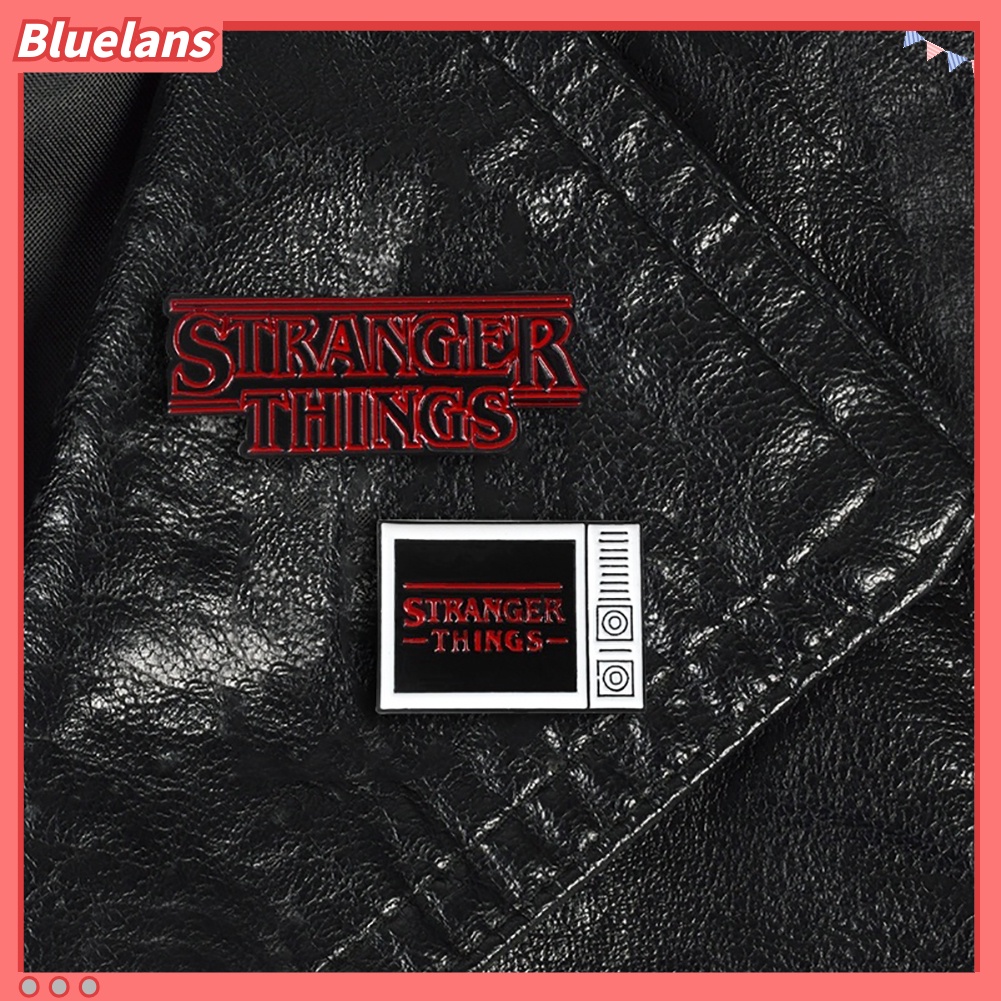 Bluelans Pin Bros Lencana Desain Kartun TV Tulisan Inggris Stranger Things Untuk Dekorasi Pakaian