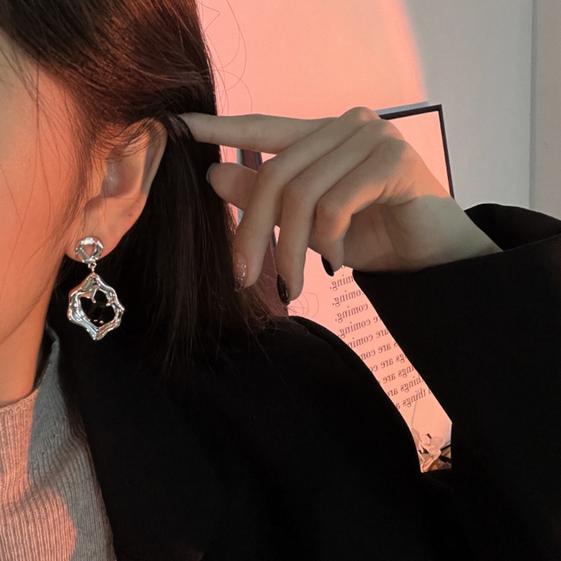 Anting Tusuk Model Harajuku Dengan Permata Hitam Untuk Wanita