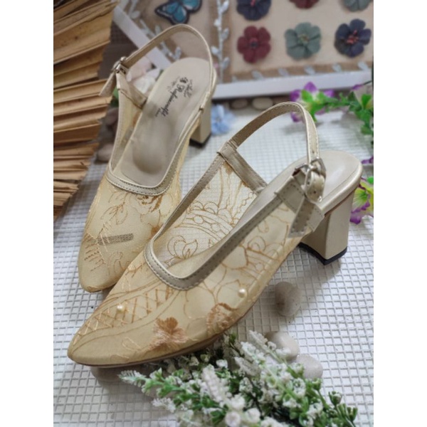 sepatu Clarisa tnpa Payet wrna gold tinggi 7cm tahu