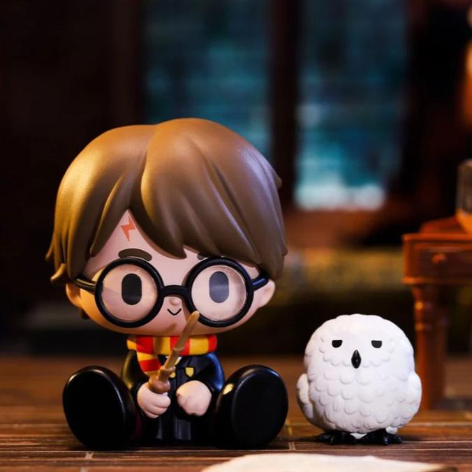 Pop Mart Harry Potter Animal Harry Potter with Hedwig