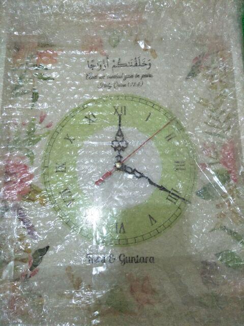 Hiasan Jam Dinding Custom Untuk Kado Pernikahan Shabby Water.color Uk 30x40