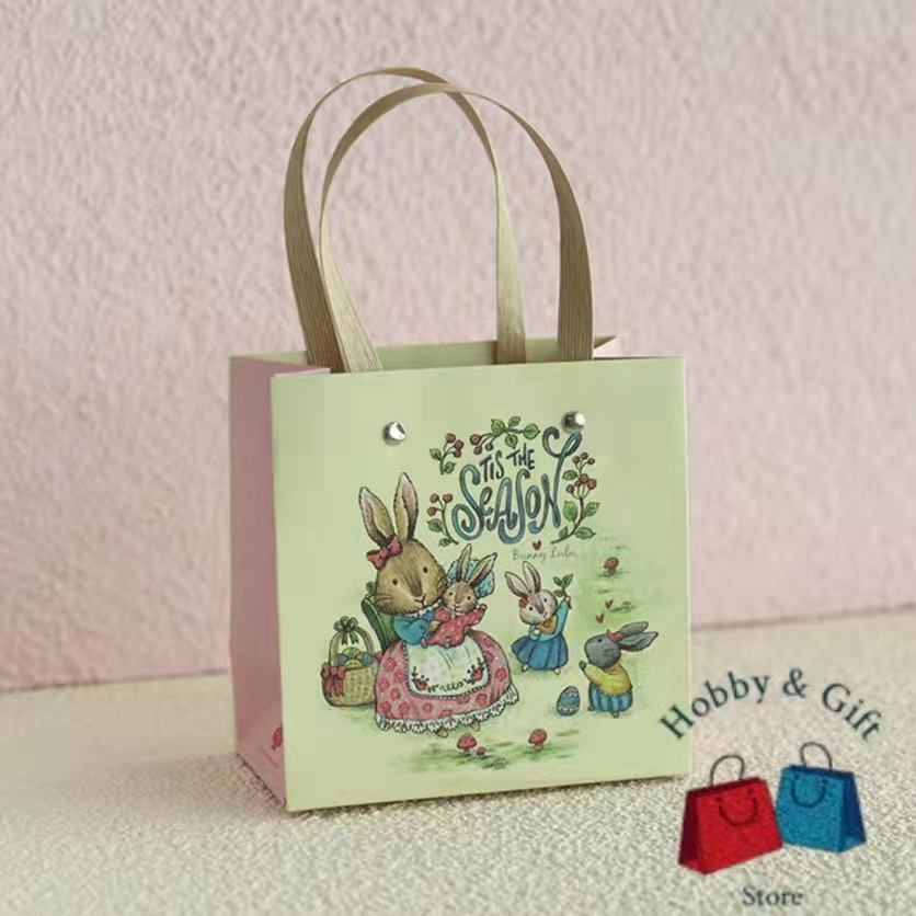 

Paper Bag Premium/Tas Kado/Gift Bag/Souvenir Bag Uk.P20 x L8.5 x T20