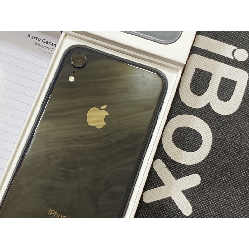 iP XR 64GB (Resmi iBox) BH 100% Garansi November 2022 Istimewa