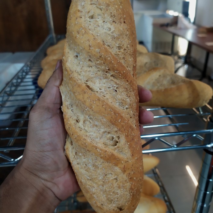 

LAINNYA-KEMASAN-MINUMAN- BAGUETTE WHOLEMEAL ATAU BAGUETTE GANDUM - UTUH WHOLE -MINUMAN-KEMASAN-