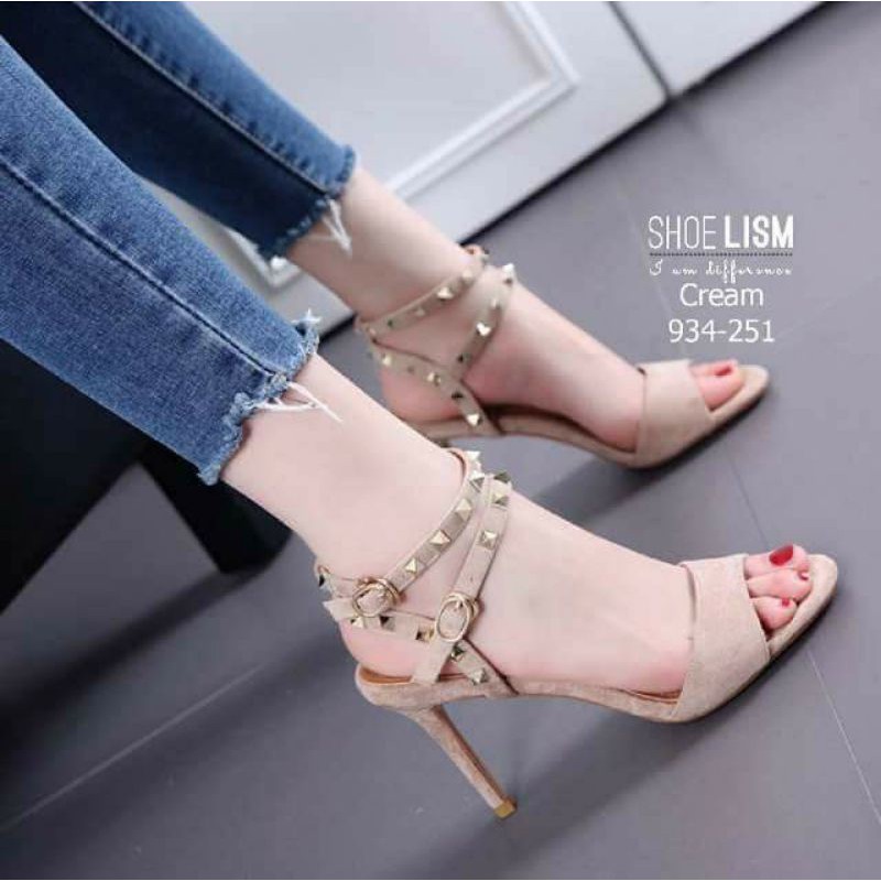 AK 01 High Heel Wanita PD365 Suede Piramid