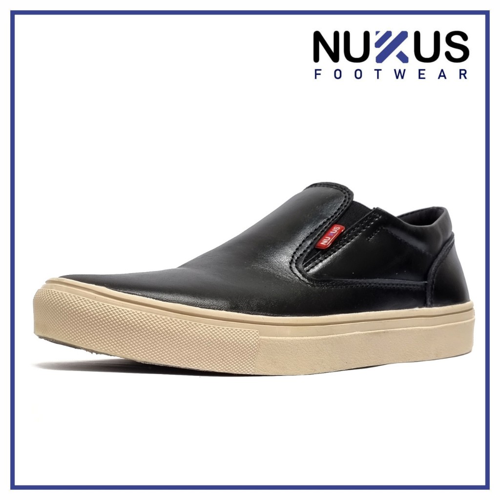 Nukus Sepatu Pria Kasual Slip On Classic Kulit Sapi Asli Hitam Putih - NKS