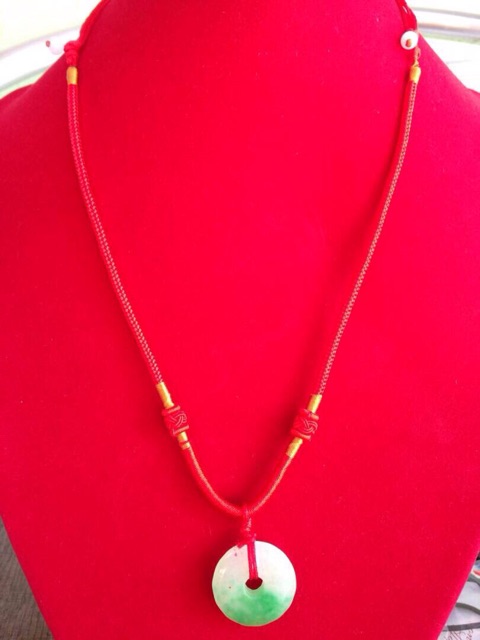 Kalung Tali Merah / Liontin Giok