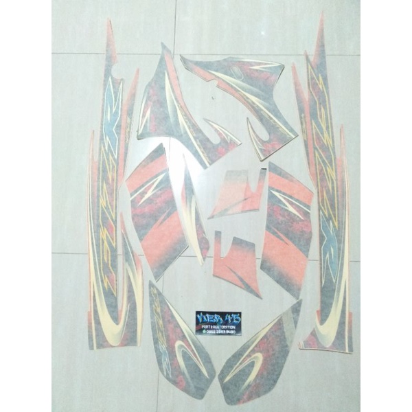 striping yamaha fizr f1zr hitam orange laminasi 2005