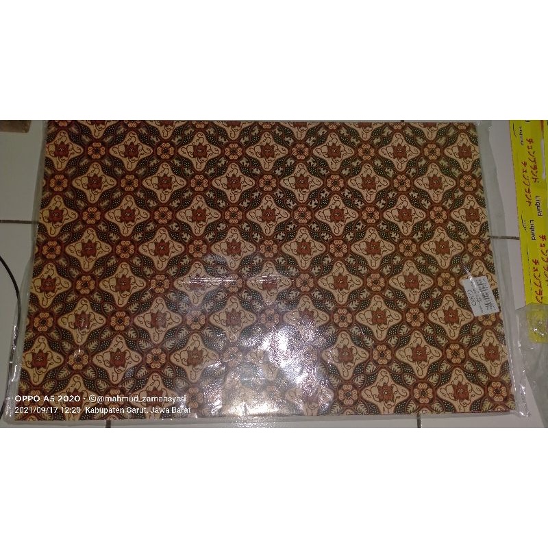 

Kertas Kado