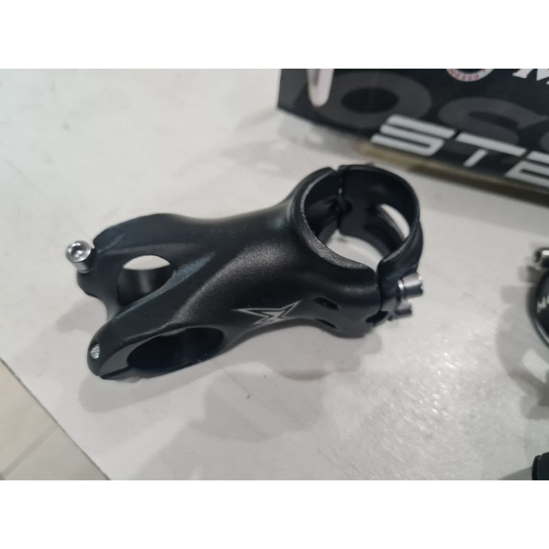 Stem Sepeda Merk Mosso Superlight Ringan Bike Bicycle Stem Handlebar Oversize 31.8mm Alloy 31.8 mm Alumunium Panjang 60 70 80 90 100 MM Commuter 60mm 70mm 80mm 90mm 100mm Super Light Stang 6 7 8 9 10 Cm Derajat Angle 7 17 25 Black Grey Red Hitam Merah