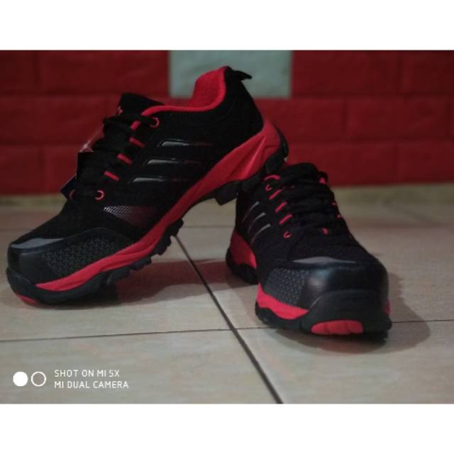 Sepatu safety aolang