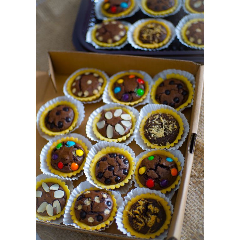 

Hampers / Gift box. Pie brownies isi 12pcs