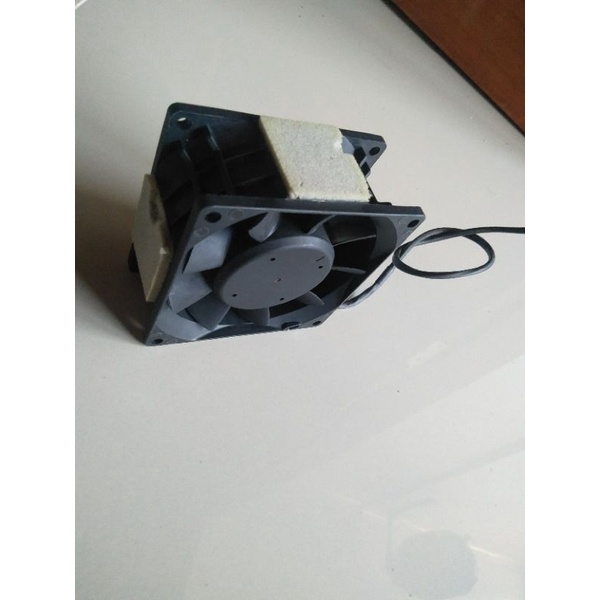 Fan high speed Fan dc 12v brushless 8x8x4,7cm