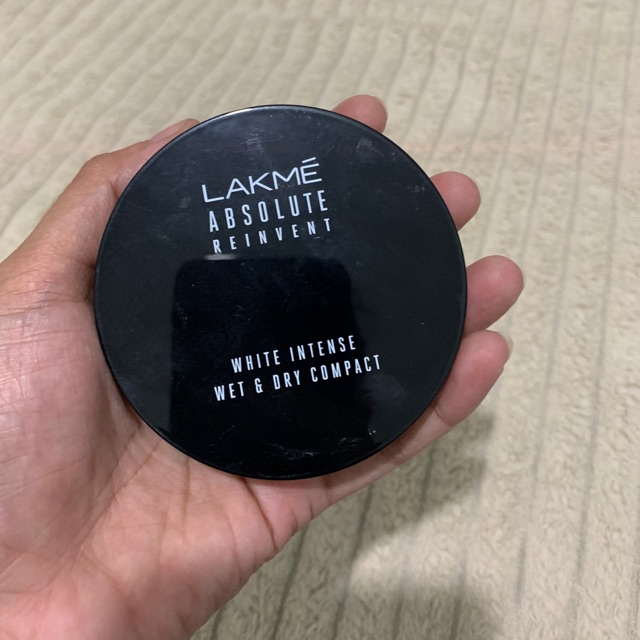 Lakme pressed powder preloved