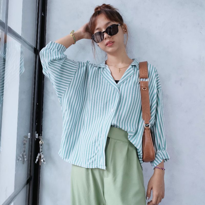kemeja jumbo garis-BW garis mint