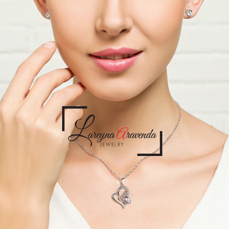 Lareyna Aravenda Kalung Titanium + Liontin Wanita Endless Love Crystal KL003