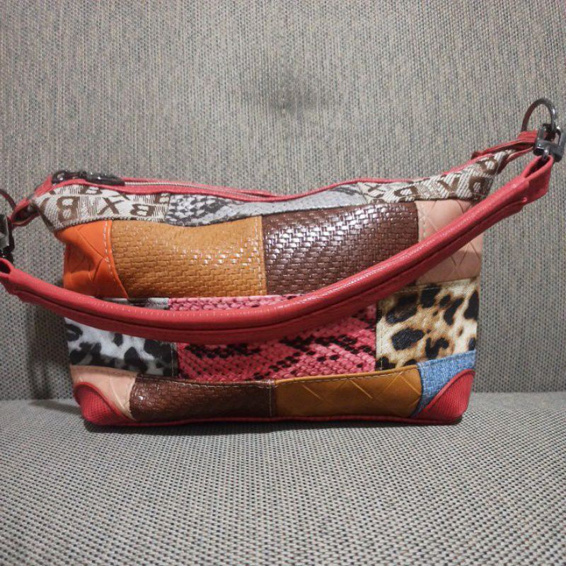 Bnx tas shoulder preloved