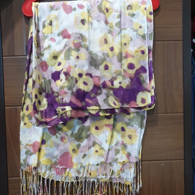 Preloved scarf