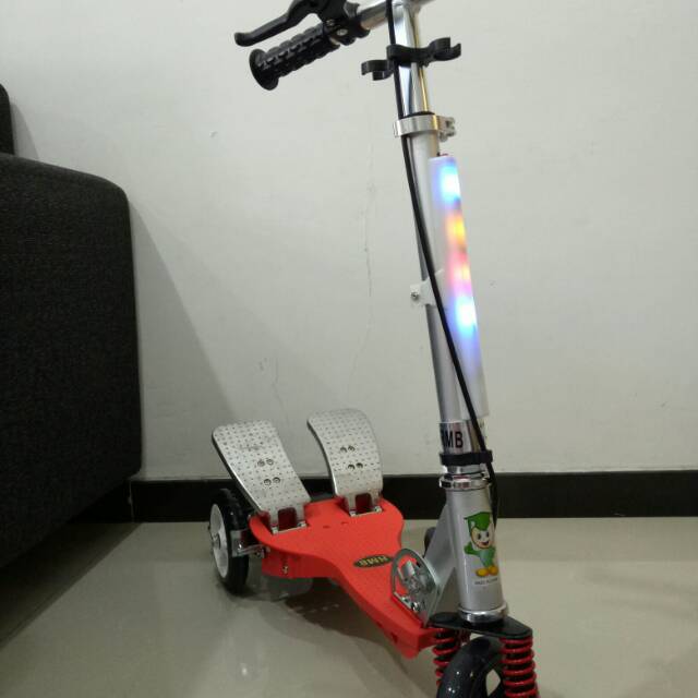 SKUTER GENJOT 3 RODA