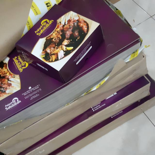 

dus makan kotak makan. kotak kue. dus kemasan. dus packaging