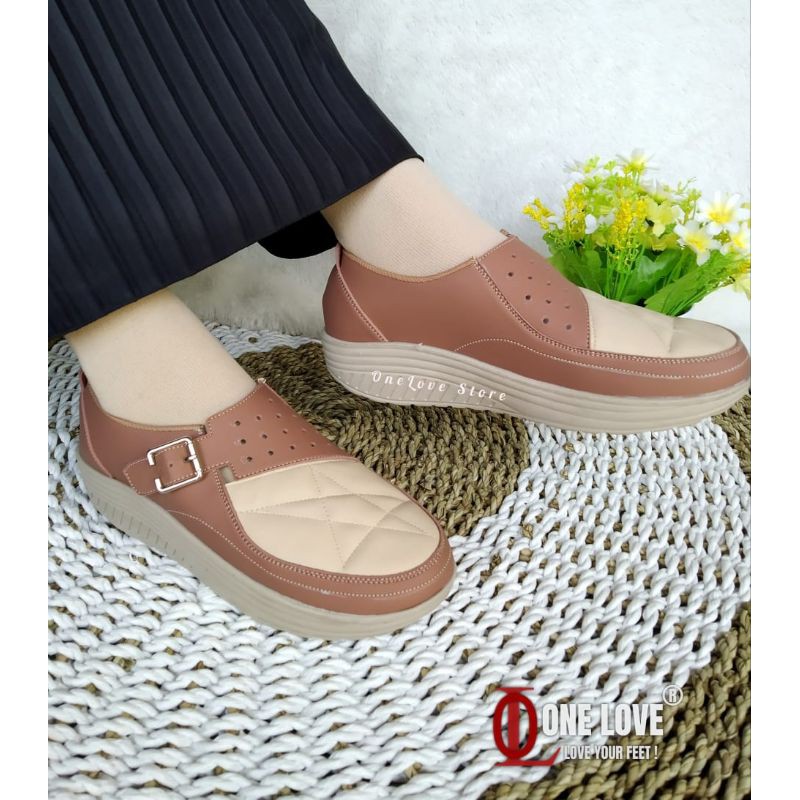 sepatu boots ONE LOVE