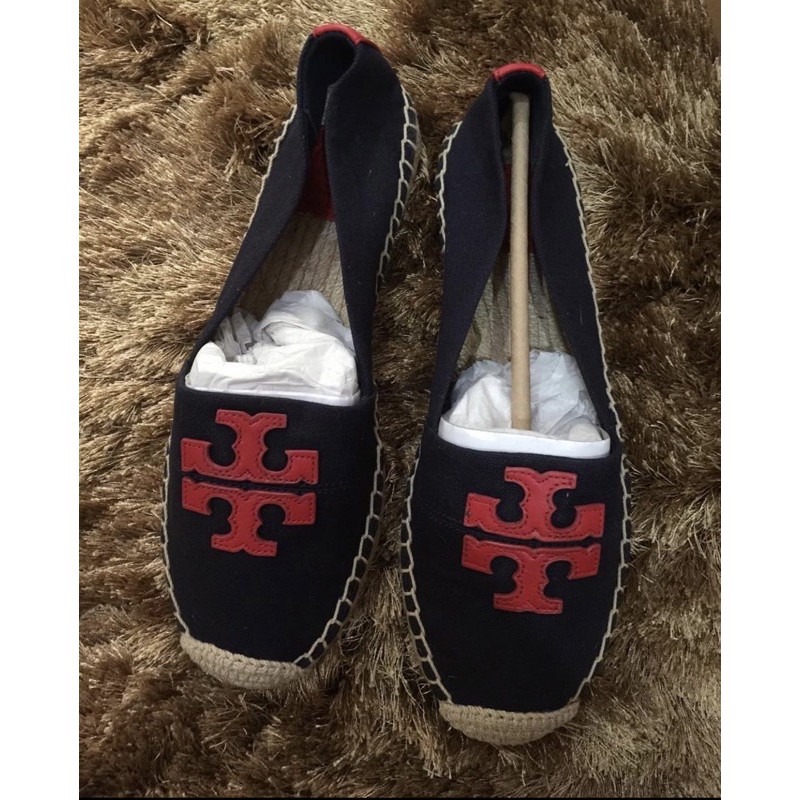 sepatu tory burch