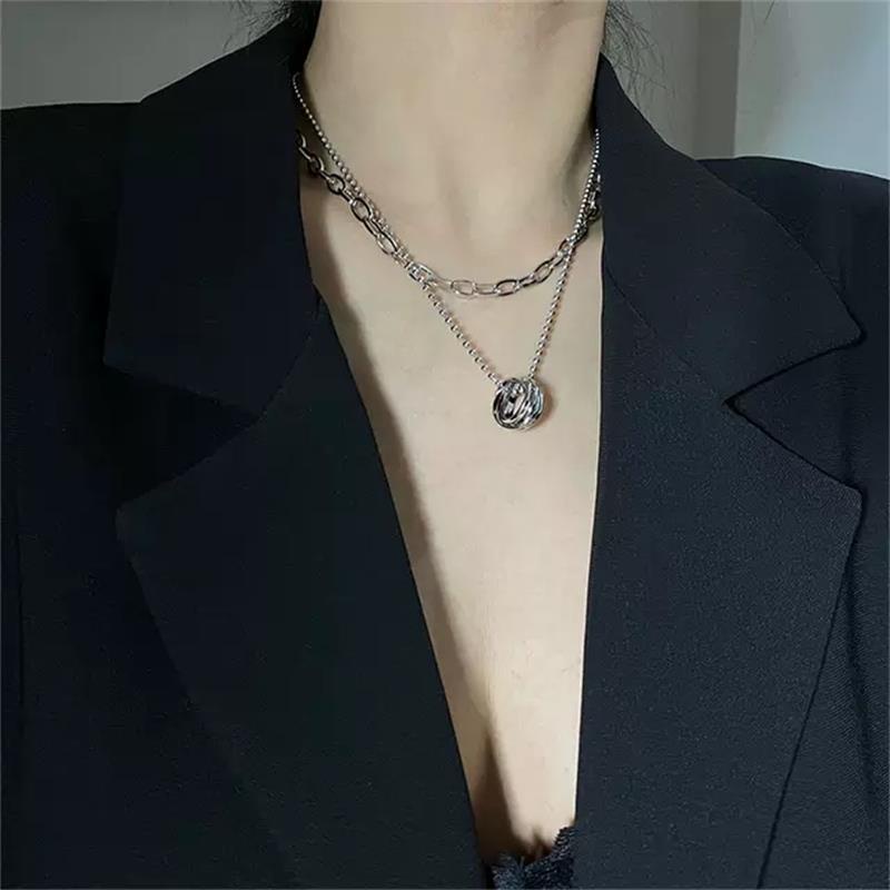 Double-layer kalung untuk wanita toroidal liontin temperamen ins gaya dingin set jaringan hipster se