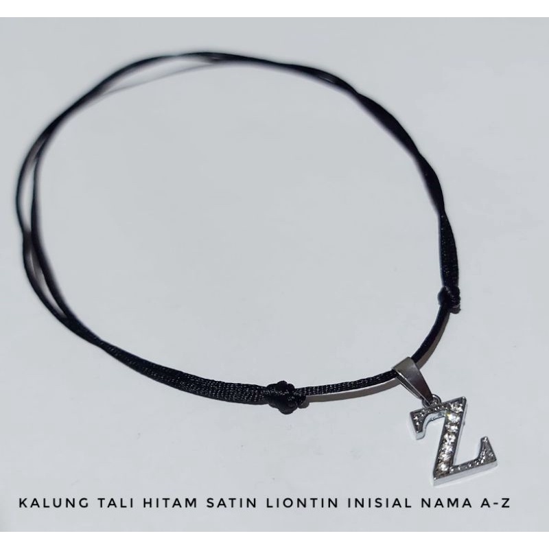 4s Grosir Solo || Kalung Nama Dengan Inisial Huruf Abjad A-Z dengan Tali Hitam Satin || Kalung Nama inisial model korea dengan Tali hitam cocok utk Pria dan Wanita