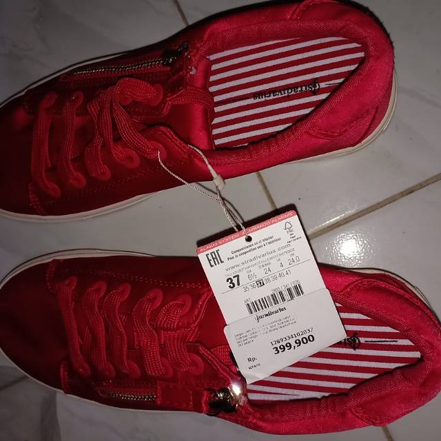 Sepatu Stradivarius size 37
