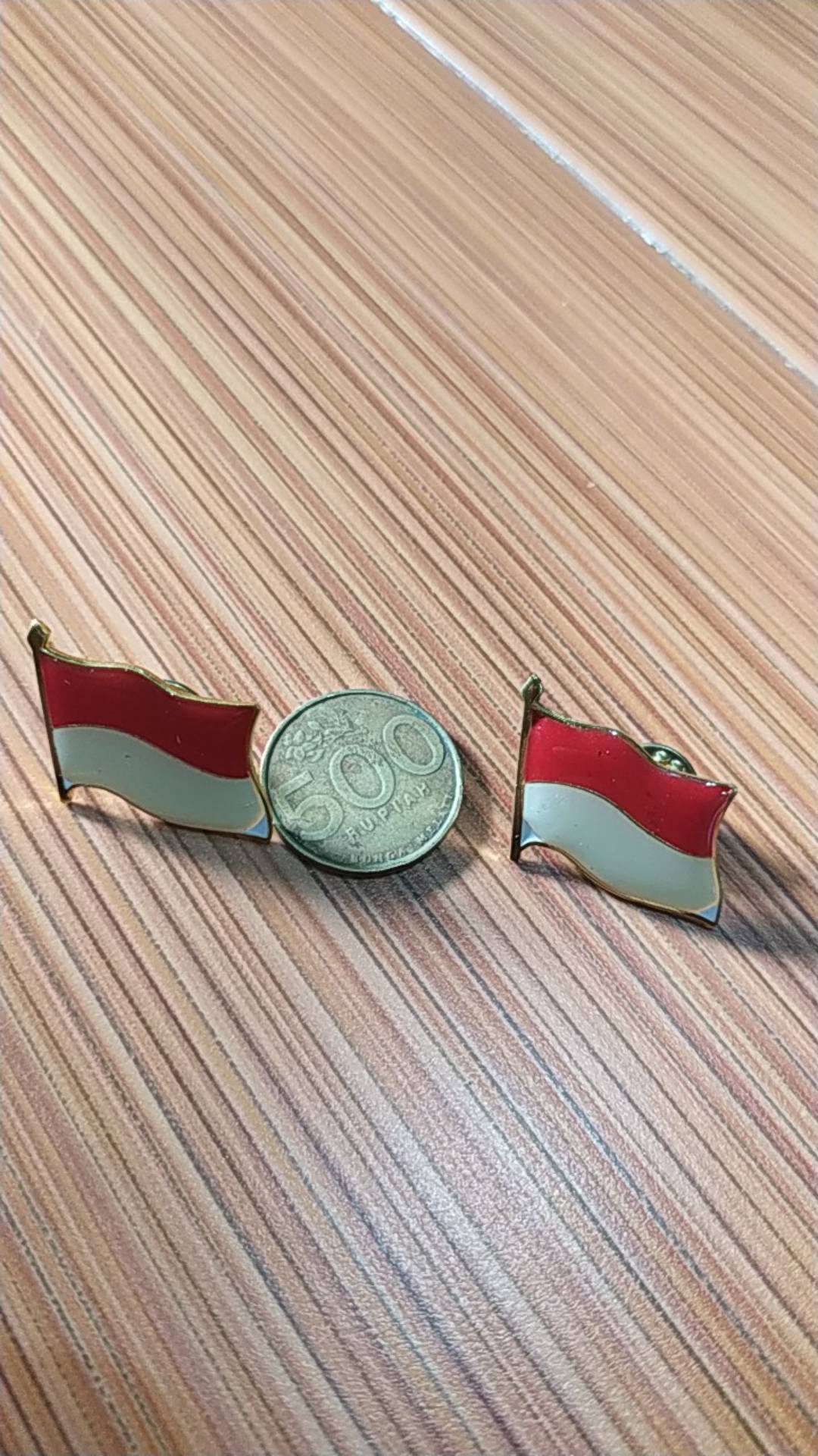 Pin Bendera Indonesia Berkibar Pin Bendera Merah Putih Berkibar 2.5cm Kuningan Paku Satuan