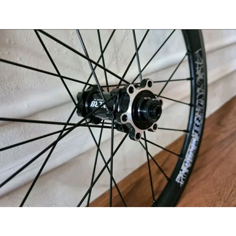 Wheelset Sepeda Lipat Discbrake Ukuran 16 Plus Roda Seli Folding Bike Disc Brake 349 Atau 16 x 1⅜ Alloy Alumunium Seukuran Fnhon Gust Smith Brompton