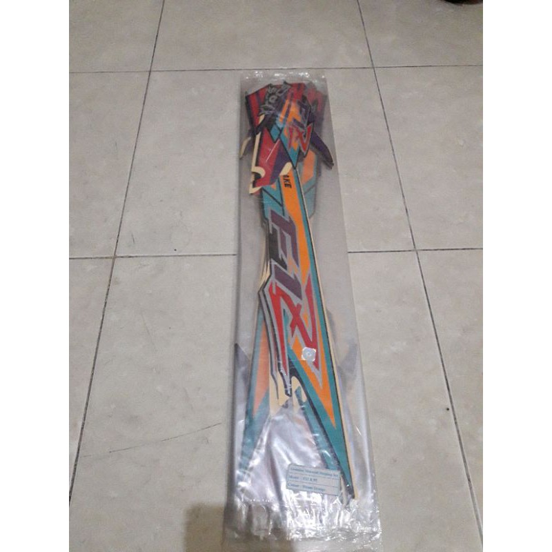 STRIPING STIKER LIS BODY MOTOR YAMAHA FIZ R SPORTY 1995 PUTIH HITAM