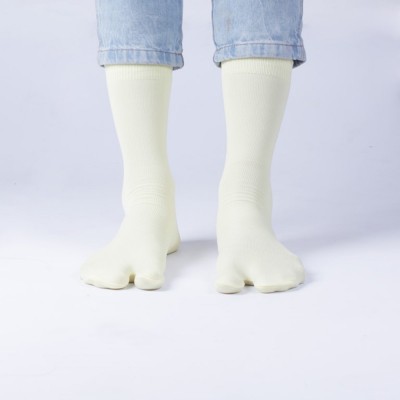 Soka Kaos Kaki Jempol Panjang L