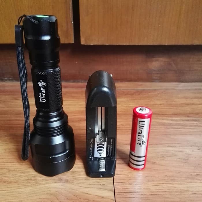 Senter Paket Senter Led Police Q5 Swat C8 Sinar Kuning Baterai Ultrafire Red