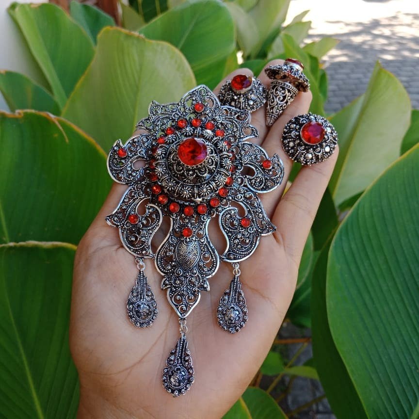 Set Perhiasan Bros Alpaka / Set Perhiasan Bali SB09 - Merah