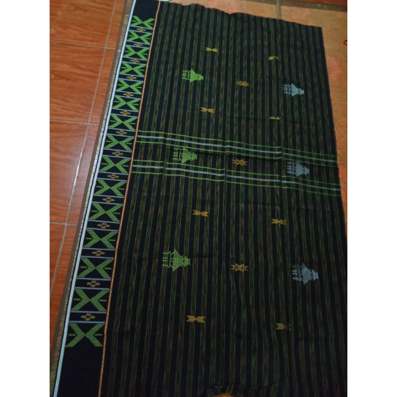 Kain adat karo Jilena Tenunan