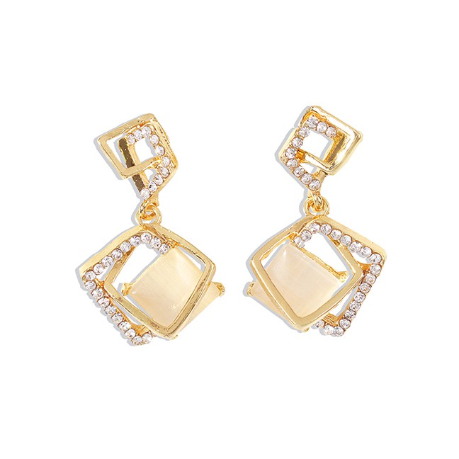 LRC Anting Tusuk Fashion Golden Diamond Cut Resin Alloy Geometric Hollow Earrings K25922