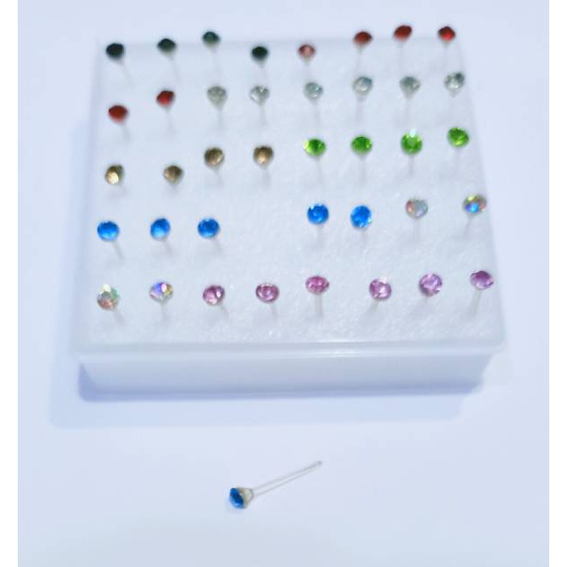 Anting putih kecil permata plastik isi 15 pasang