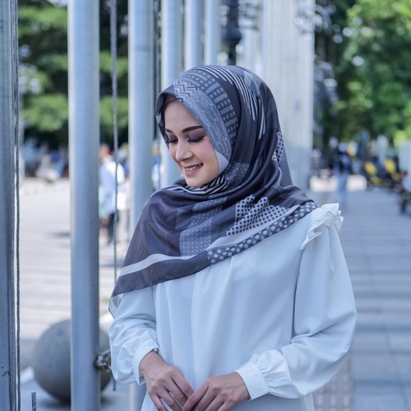 Hijab Segi Empat Printing | Survival | Levelup | Levelscarves