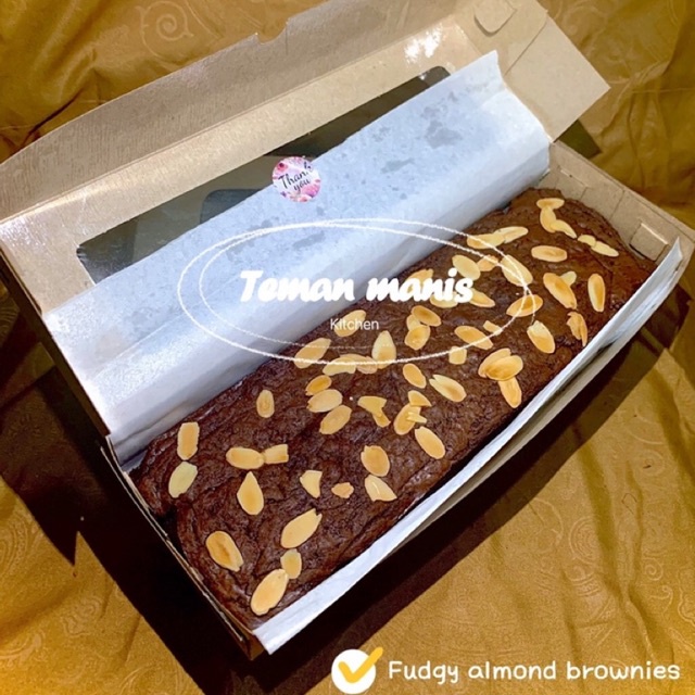 

PREMIUM AlmondBrownies HAMPERS IMLEK TAHUN BARU ULANG TAHUN