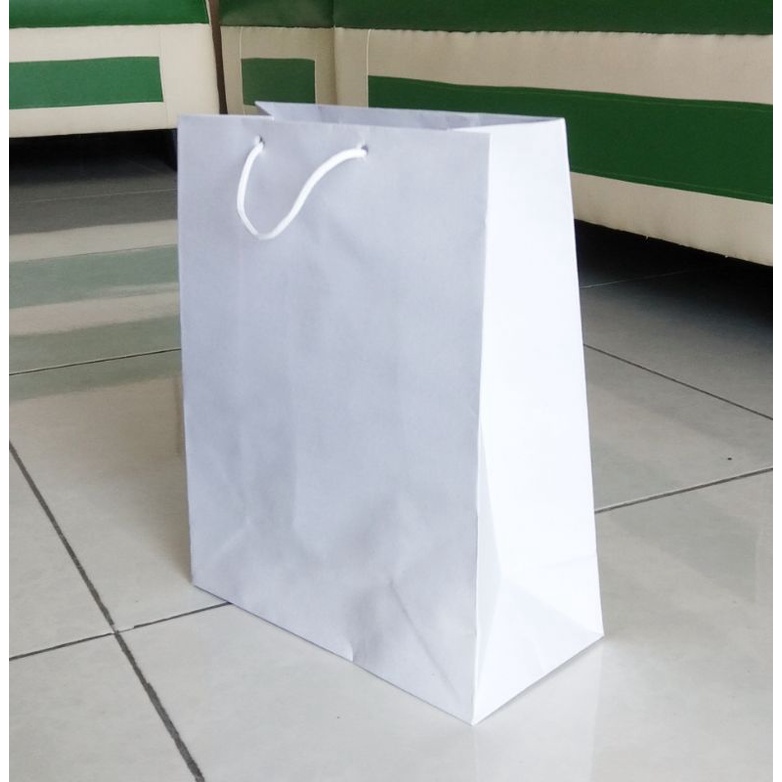 

Paper bag Putih uk P 20 x T 25 x L 10, minim order 12 pcs