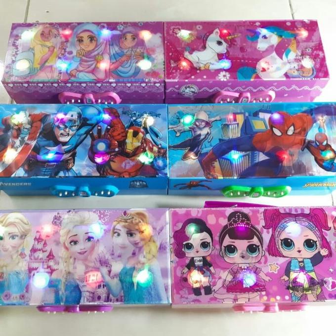 

Cuci Gudang Awal Tahun KOTAK PENSIL LAMPU LED DISCO KODE KUNCI 3 SUSUN BONUS SERUTAN PENSIL Cuci Gudang Awal Tahun