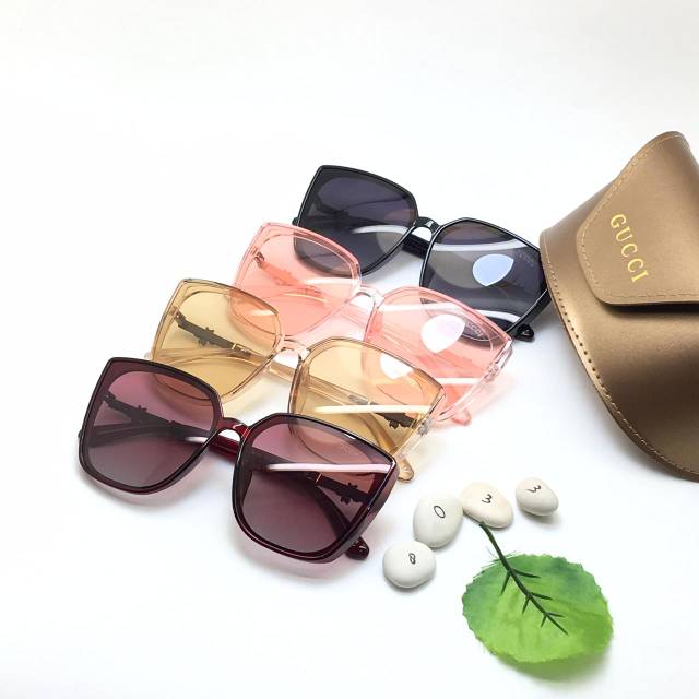 Kacamata Hitam Wanita Gucci 8033