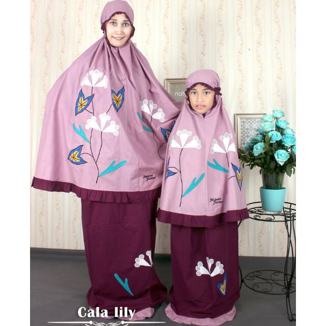 Mukena cantik kembar ibu dan anak fathiya merah hati bagus dan berkualitas