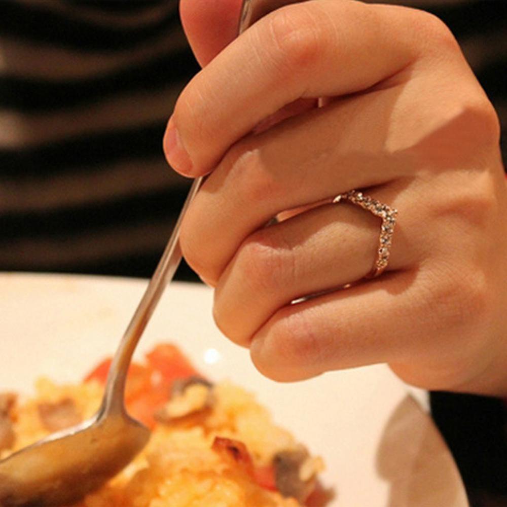 Timekey Cincin Alloy Klasik Simple Unik Desain V Hias Berlian Imitasi Untuk Wanita A2K1