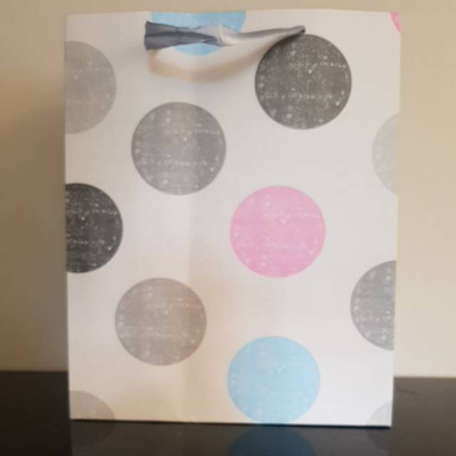 

Kantong kado kertas