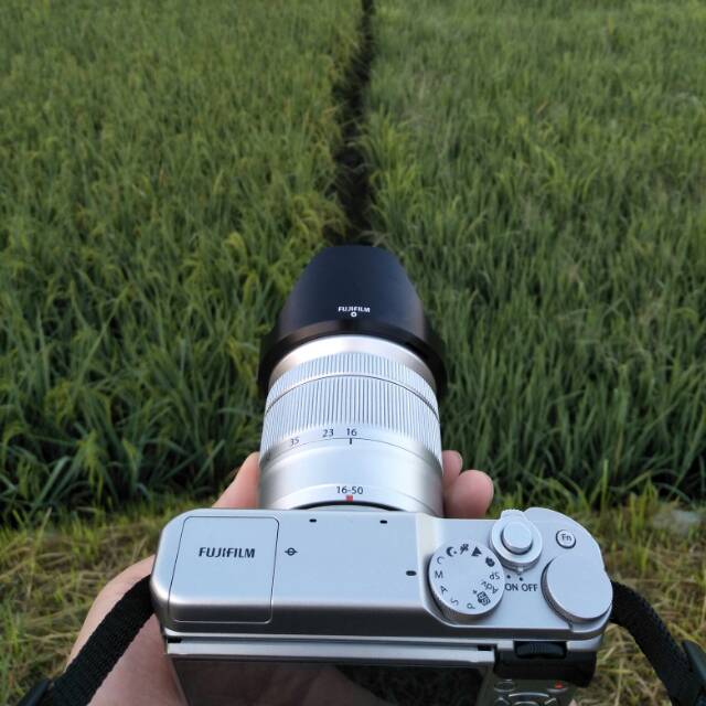 Fujifilm X-A10