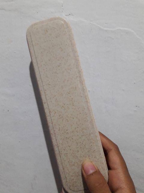 Sendok Garpu Sumpit Portabel Set Travel Cantik Bahan Jerami Gandum (ada Kotak Kerdusnya)