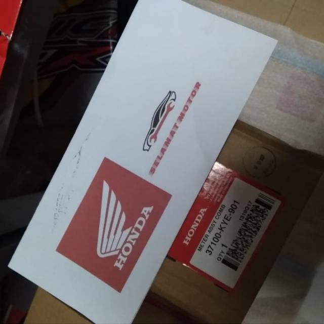 SPIDOMETER ASSY MEGA PRO NEW KARBU KACA KILOMETER SATU SET MEGA PRO NEW KARBU KILOMETER MEGA PRO NEW