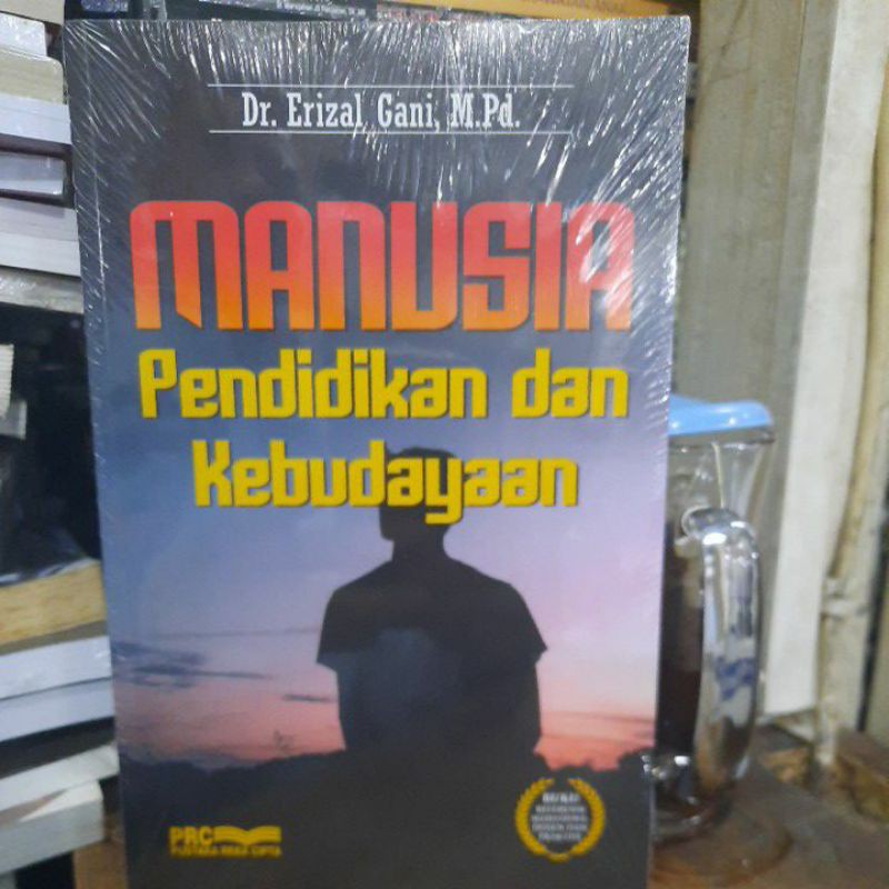 Manusia pendidikan dan kebudayaan.